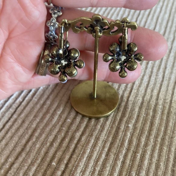 Sage & White Pearls & Peridot Rhinestone Lever Back Drop Earring Set In … - Picture 5 of 8